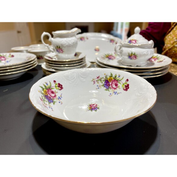 24 PCS Original royal Kent vintage Floral Porcelain Dinner. - Picture 10 of 11